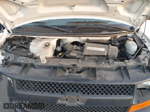 2006 Chevrolet Express Cargo Van with VIN 1GCGG25V861159751, listed as a IAAI auction lot 41121656 with 190,252 mi miles. Bid and sale history available at carsss.com. Image 10.