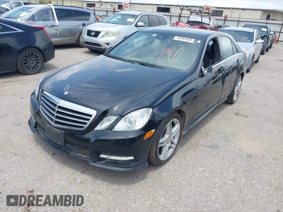2013 Mercedes-Benz E 350 Luxury z VIN WDDHF5KB8DA727907, wystawiony jako IAAI lot #42476164 z przebiegiem 195 140 mil mil oraz . Historia ofert i sprzedaży dostępna na DreamBid. Obrazek 2.