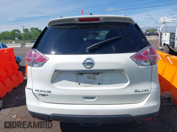 2015 Nissan Rogue SL with VIN 5N1AT2MV8FC823548, listed as a IAAI auction lot 42070704 with 125,331 mi miles. Bid and sale history available at carsss.com. Image 16.