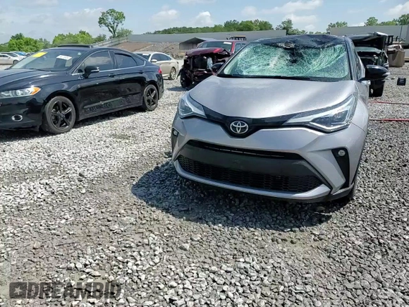 2020 Toyota C-HR LE z VIN JTNKHMBX5L1090324, wystawiony jako Copart lot #55986685 z przebiegiem 46 063 mil mil oraz Szkoda całkowita • Salvage title. Historia ofert i sprzedaży dostępna na DreamBid. Obrazek 13.