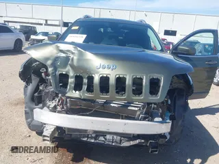 2019 Jeep Cherokee Limited with VIN 1C4PJMDX2KD225218, listed as a IAAI auction lot 41816358 with 90,744 mi miles. Bid and sale history available at carsss.com. Image 21.