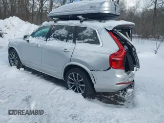 2016 Volvo XC90 T6 Momentum with VIN YV4A22PK0G1077616, listed as a IAAI auction lot 41593610 with 117,782 mi miles. Bid and sale history available at carsss.com. Image 3.