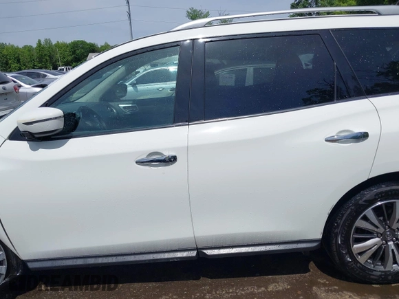 2018 Nissan Pathfinder SL z VIN 5N1DR2MM1JC602675, wystawiony jako IAAI lot #42276794 z przebiegiem 105 163 mil mil oraz . Historia ofert i sprzedaży dostępna na DreamBid. Obrazek 14.