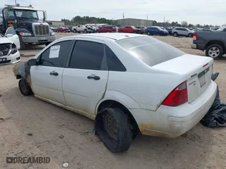 2007 Ford Focus S with VIN 1FAFP34N97W185370, listed as a IAAI auction lot 41692669 with 1 mi miles. Bid and sale history available at carsss.com. Image 3.