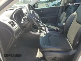 2017 Jeep Compass Latitude z VIN 3C4NJDBB4HT689452, wystawiony jako Copart lot #58602305 z przebiegiem 35 625 mil mil oraz Szkoda całkowita • Salvage title. Historia ofert i sprzedaży dostępna na DreamBid. Obrazek 7.