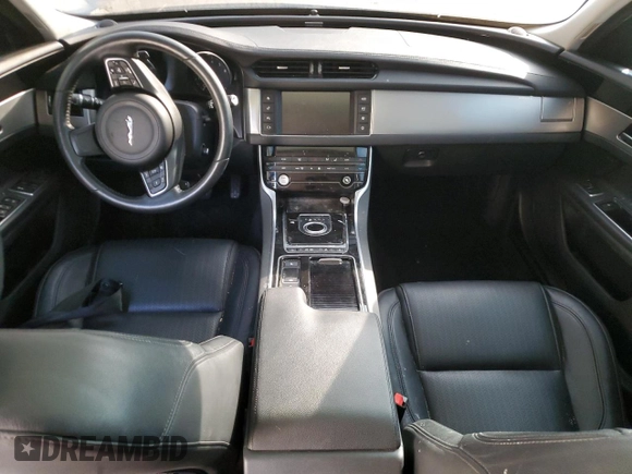 2016 Jaguar XF 35t Prestige with VIN SAJBE4BV5GCY14312, listed as a Copart auction lot 82659774 with 0 mi miles and Clean Title. Bid and sale history available at carsss.com. Image 8.