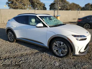 2025 Genesis GV60 Standard with VIN KMUKB4SA4SU026108, listed as a Copart auction lot 85898834 with 231 mi miles and Salvage Title. Bid and sale history available at carsss.com. Image 4.