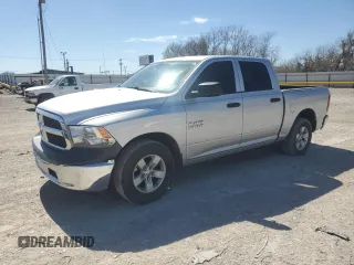 2016 Ram 1500 Tradesman z VIN 1C6RR6KG6GS136455, wystawiony jako Copart lot #49250535 z przebiegiem 166 575 mil mil oraz Szkoda całkowita • Salvage title. Historia ofert i sprzedaży dostępna na DreamBid. Obrazek 1.