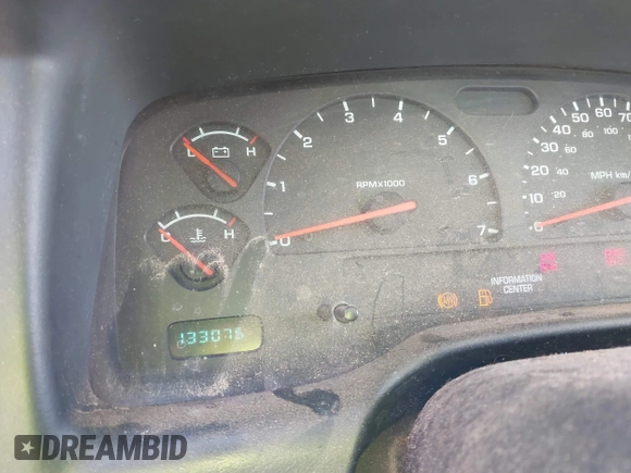 2003 Dodge Dakota SLT with VIN 1D7HL48X53S348636, listed as a IAAI auction lot 41329221 with 133,075 mi miles. Bid and sale history available at carsss.com. Image 7.