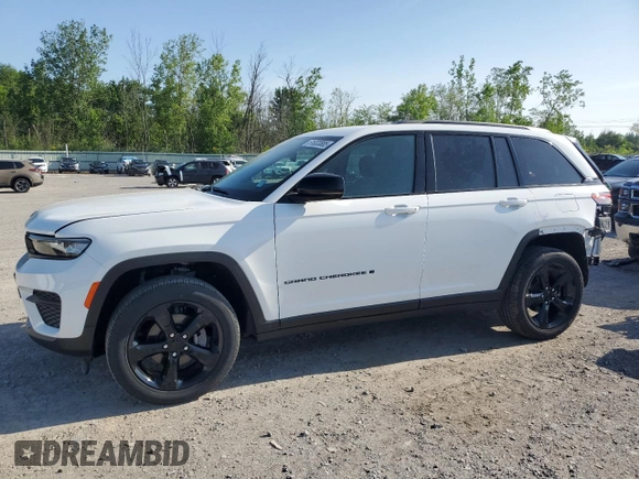 2024 Jeep Grand Cherokee Altitude X with VIN 1C4RJHAG2RC233758, listed as a Copart auction lot 61833885 with 4,492 mi miles and Salvage title. Bid and sale history available at DreamBid. Image 1.