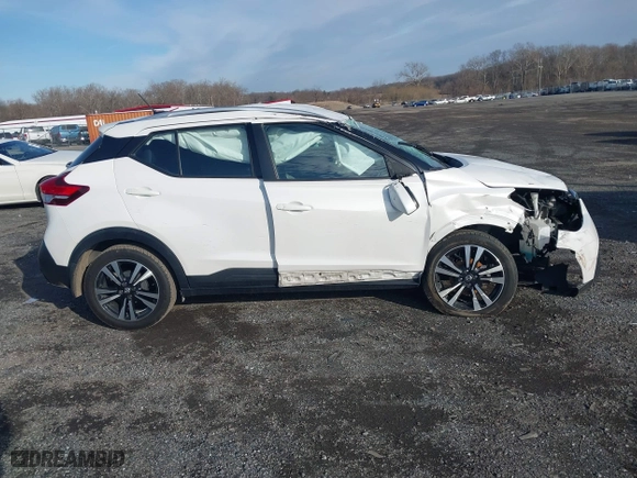 2018 Nissan Kicks SR with VIN 3N1CP5CU9JL531323, listed as a IAAI auction lot 41619636 with 105,146 mi miles. Bid and sale history available at carsss.com. Image 13.