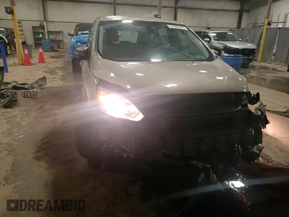 2016 Ford C-Max SEL z VIN 1FADP5CU7GL117467, wystawiony jako Copart lot #57000265 z przebiegiem 139 908 mil mil oraz Szkoda całkowita • Salvage title. Historia ofert i sprzedaży dostępna na DreamBid. Obrazek 14.