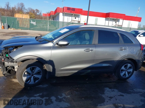 2018 Kia Niro LX with VIN KNDCB3LC0J5161919, listed as a IAAI auction lot 41004920 with 92,158 mi miles. Bid and sale history available at carsss.com. Image 15.