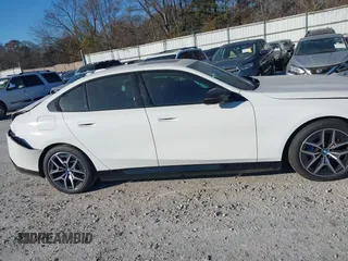 2024 BMW i5 M60 z VIN WBY43FK01RCP34925, wystawiony jako IAAI lot #41100557 z przebiegiem 27 814 mil mil oraz . Historia ofert i sprzedaży dostępna na DreamBid. Obrazek 13.