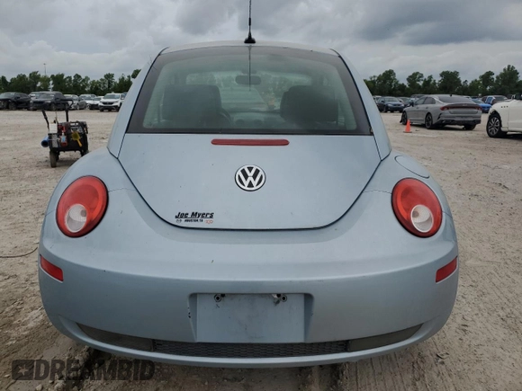 2009 Volkswagen Beetle S with VIN 3VWPW31C49M502931, listed as a Copart auction lot 55230655 with 124,870 mi miles and Clean Title. Bid and sale history available at DreamBid. Image 6.