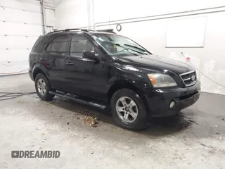2005 Kia Sorento LX with VIN KNDJD733055384279, listed as a IAAI auction lot 40684096 with 161,624 mi miles. Bid and sale history available at carsss.com. Image 1.
