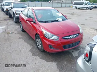 2013 Hyundai Accent GLS z VIN KMHCT4AE4DU542783, wystawiony jako IAAI lot #42375585 z przebiegiem 188 849 mil mil oraz . Historia ofert i sprzedaży dostępna na DreamBid. Obrazek 1.