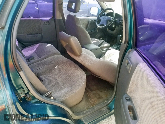 1999 Isuzu Rodeo S с VIN 4S2CK58W6X4366887, выставлен на аукционе Copart как лот 47527309 с пробегом 177 199 миль миль и Списание • Salvage title. История ставок и продаж доступна на DreamBid. Изображение 6.