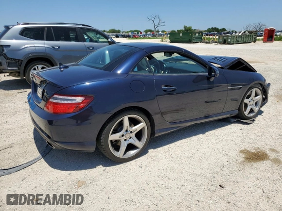 2016 Mercedes-Benz SLK 300 z VIN WDDPK3JA8GF122653, wystawiony jako Copart lot #54557764 z przebiegiem Nie podano mil oraz . Historia ofert i sprzedaży dostępna na DreamBid. Obrazek 3.