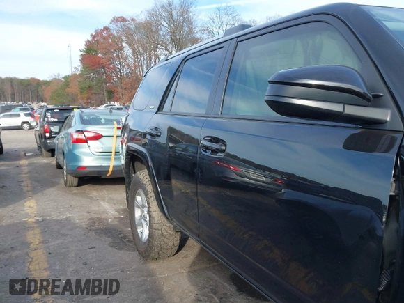 2023 Toyota 4Runner SR5 z VIN JTEMU5JR5P6180062, wystawiony jako IAAI lot #41089572 z przebiegiem 19 024 mil mil oraz . Historia ofert i sprzedaży dostępna na DreamBid. Obrazek 13.