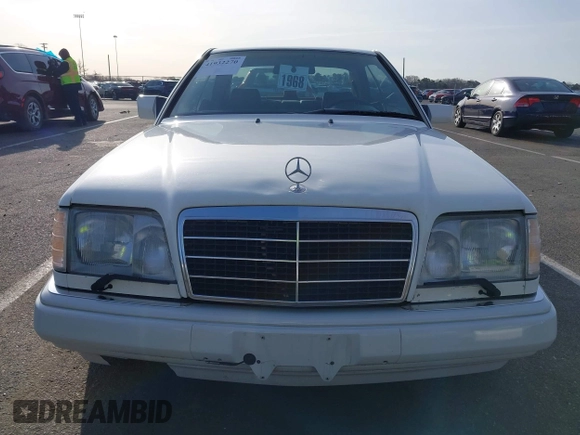 1994 Mercedes-Benz E z VIN WDBEA52E0RC079107, wystawiony jako IAAI lot #41932270 z przebiegiem 187 928 mil mil oraz . Historia ofert i sprzedaży dostępna na DreamBid. Obrazek 12.