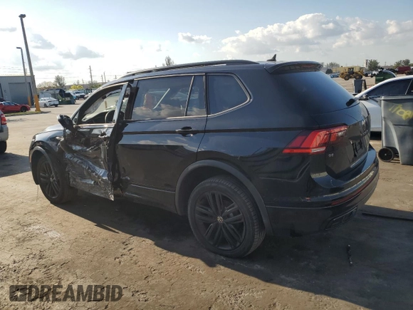 2022 Volkswagen Tiguan SE R-Line Black z VIN 3VVCB7AX0NM056683, wystawiony jako Copart lot #53490225 z przebiegiem 19 993 mil mil oraz Szkoda całkowita • Salvage title. Historia ofert i sprzedaży dostępna na DreamBid. Obrazek 2.