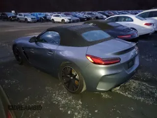 2024 BMW Z4 sDriveM40i with VIN WBAHF9C02RWY35106, listed as a Copart auction lot 82878254 with 3,199 mi miles and Salvage Title. Bid and sale history available at carsss.com. Image 2.