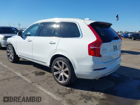 2016 Volvo XC90 T6 Inscription with VIN YV4A22PL1G1036985, listed as a IAAI auction lot 41698124 with 88,578 mi miles. Bid and sale history available at carsss.com. Image 3.