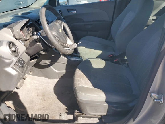 2016 Chevrolet Sonic LT z VIN 1G1JC5SH9G4180053, wystawiony jako Copart lot #77153444 z przebiegiem 72 482 mil mil oraz Nie do naprawy • Non repairable. Historia ofert i sprzedaży dostępna na DreamBid. Obrazek 7.