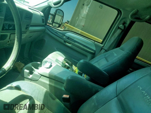 2001 Ford F-250 XL с VIN 1FTNW21F61EC19813, выставлен на аукционе Copart как лот 50197235 с пробегом Не указан миль и Чистый • Clean title. История ставок и продаж доступна на DreamBid. Изображение 8.