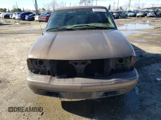 1998 GMC Sonoma SLS with VIN 1GTCS19X2W8516898, listed as a Copart auction lot 43939394 with 257,328 mi miles and Salvage Title. Bid and sale history available at DreamBid. Image 5.
