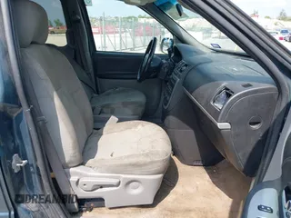 2006 Pontiac Montana SV6 with VIN 1GMDV33L66D211615, listed as a IAAI auction lot 42004609 with 264,541 mi miles. Bid and sale history available at carsss.com. Image 5.