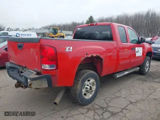 2011 GMC Sierra 2500HD SLE with VIN 1GT220CG8BZ134636, listed as a IAAI auction lot 41726133 with 147,118 mi miles. Bid and sale history available at carsss.com. Image 4.