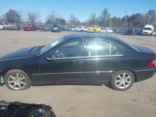 2007 Mercedes-Benz C 280 Luxury with VIN WDBRF92H87F909607, listed as a IAAI auction lot 41808604 with 235,520 mi miles and . Bid and sale history available at DreamBid. Image 14.