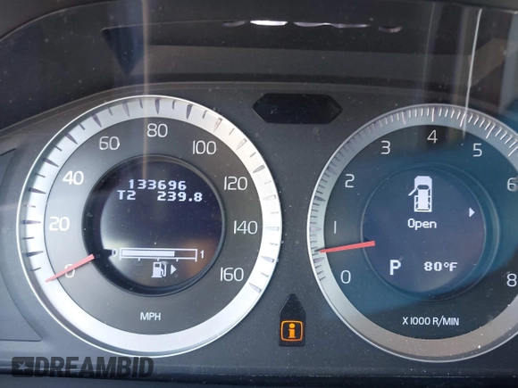 2011 Volvo XC70 3.2L with VIN YV4940BZ0B1095869, listed as a IAAI auction lot 42152626 with 133,696 mi miles and . Bid and sale history available at DreamBid. Image 7.