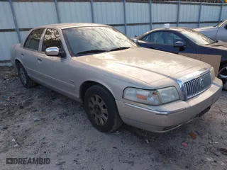 2007 Mercury Grand Marquis LS with VIN 2MEHM75V77X605048, listed as a IAAI auction lot 41622774 with 172,354 mi miles. Bid and sale history available at carsss.com. Image 1.
