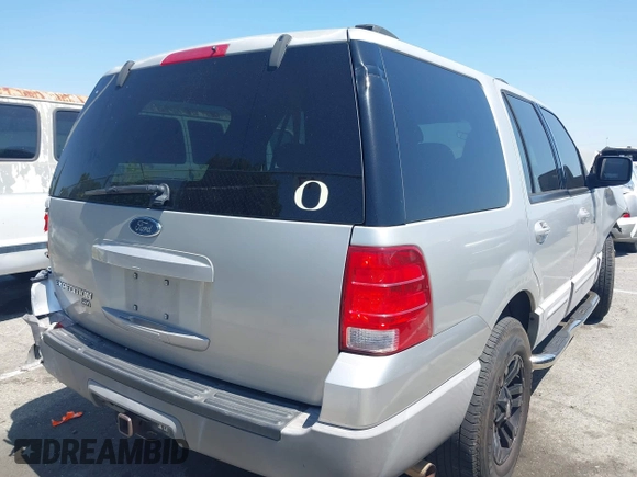 2003 Ford Expedition Special Service z VIN 1FMRU15W13LC60467, wystawiony jako IAAI lot #42002952 z przebiegiem Nie podano mil oraz . Historia ofert i sprzedaży dostępna na DreamBid. Obrazek 4.