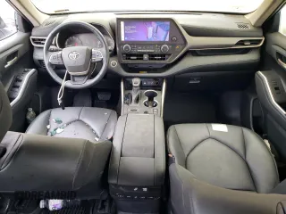 2023 Toyota Highlander L z VIN 5TDKDRBH6PS041762, wystawiony jako Copart lot #54960045 z przebiegiem 27 738 mil mil oraz Szkoda całkowita • Salvage title. Historia ofert i sprzedaży dostępna na DreamBid. Obrazek 8.