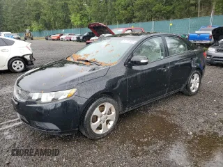 2010 Kia Forte EX z VIN KNAFU4A24A5251210, wystawiony jako Copart lot #57707605 z przebiegiem 165 166 mil mil oraz Tytuł czysty. Historia ofert i sprzedaży dostępna na DreamBid. Obrazek 1.