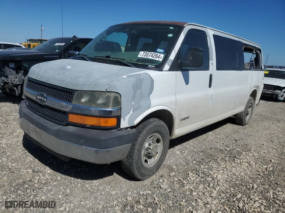 2005 Chevrolet Express Passenger with VIN 1GAHG39U051232615, listed as a Copart auction lot 73574264 with 207,303 mi miles and Salvage Title. Bid and sale history available at carsss.com. Image 1.