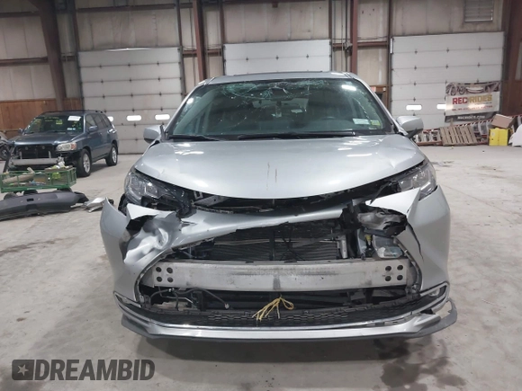 2021 Toyota Sienna XLE with VIN 5TDYRKEC8MS012536, listed as a IAAI auction lot 41690219 with 86,823 mi miles. Bid and sale history available at carsss.com. Image 6.