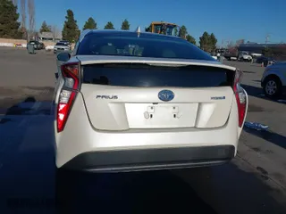 2018 Toyota Prius Two with VIN JTDKBRFU2J3060301, listed as a IAAI auction lot 41330691 with 130,819 mi miles. Bid and sale history available at carsss.com. Image 17.