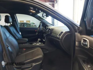 2020 Jeep Grand Cherokee Laredo z VIN 1C4RJFAG9LC325526, wystawiony jako IAAI lot #42609824 z przebiegiem 44 457 mil mil oraz . Historia ofert i sprzedaży dostępna na DreamBid. Obrazek 5.