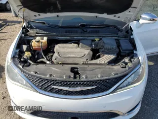 2017 Chrysler Pacifica Limited z VIN 2C4RC1GG5HR591807, wystawiony jako Copart lot #56651935 z przebiegiem 163 948 mil mil oraz Szkoda całkowita • Salvage title. Historia ofert i sprzedaży dostępna na DreamBid. Obrazek 12.