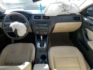 2012 Volkswagen Jetta SE z VIN 3VWDP7AJXCM325248, wystawiony jako Copart lot #49160574 z przebiegiem 77 764 mil mil oraz Szkody całkowita. Historia ofert i sprzedaży dostępna na DreamBid. Obrazek 8.