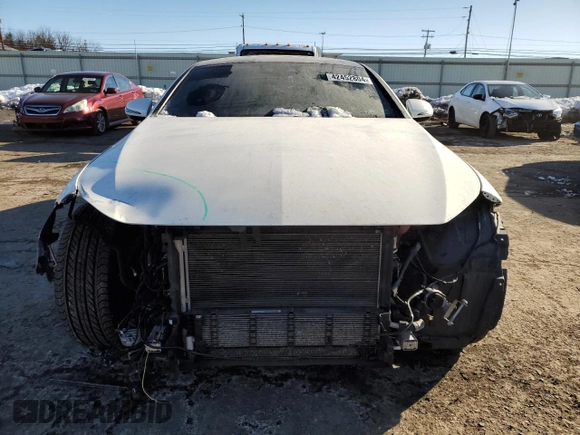 2019 Mercedes-Benz CLS with VIN WDD2J5KB2KA027785, listed as a Copart auction lot 42452804 with 70,771 mi miles. Bid and sale history available at carsss.com. Image 5.