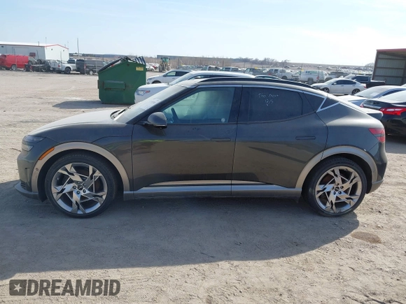 2024 Genesis GV60 z VIN KMUKEDSBXRU021487, wystawiony jako IAAI lot #41593903 z przebiegiem 10 961 mil mil oraz . Historia ofert i sprzedaży dostępna na DreamBid. Obrazek 14.