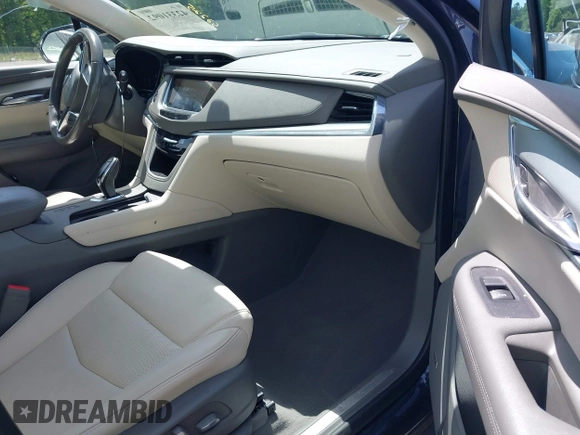 2019 Cadillac XT5 Luxury AWD z VIN 1GYKNDRSXKZ232989, wystawiony jako IAAI lot #42331092 z przebiegiem 54 100 mil mil oraz . Historia ofert i sprzedaży dostępna na DreamBid. Obrazek 5.