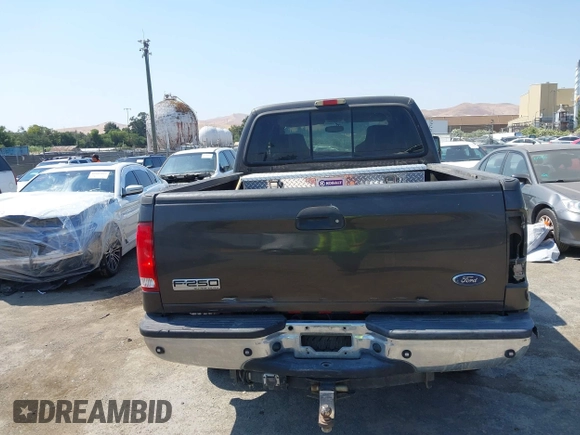 2005 Ford F-250 XL с VIN 1FTSW21P65EC44812, выставлен на аукционе IAAI как лот 42691573 с пробегом 76 672 миль миль и . История ставок и продаж доступна на DreamBid. Изображение 16.