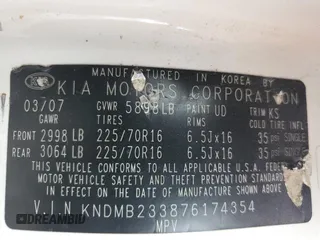 2007 Kia Sedona LX with VIN KNDMB233876174354, listed as a Copart auction lot 78527234 with 236,048 mi miles and Salvage Title. Bid and sale history available at carsss.com. Image 15.
